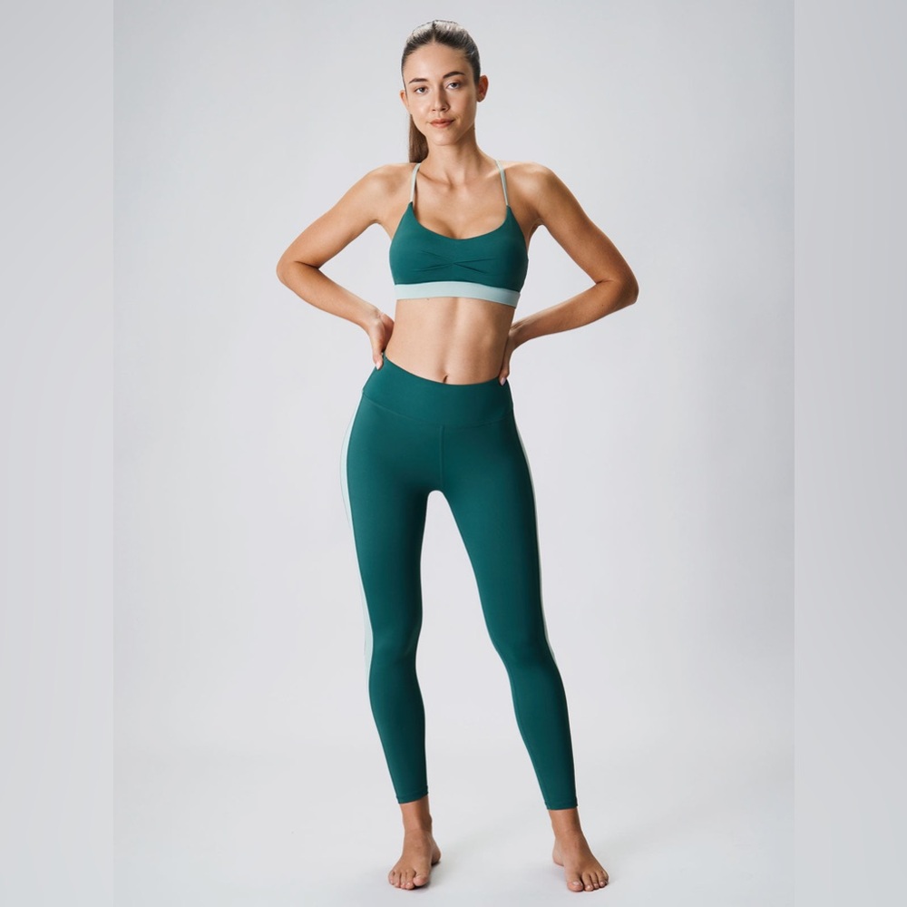 Berlook-Emerald Green X Cross Sports Bra and High Waisted Leggings 25" Medium